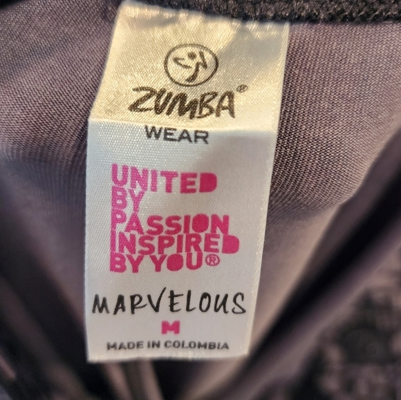 Zumba cropped leggings.  Size medium - Picture 2 of 16